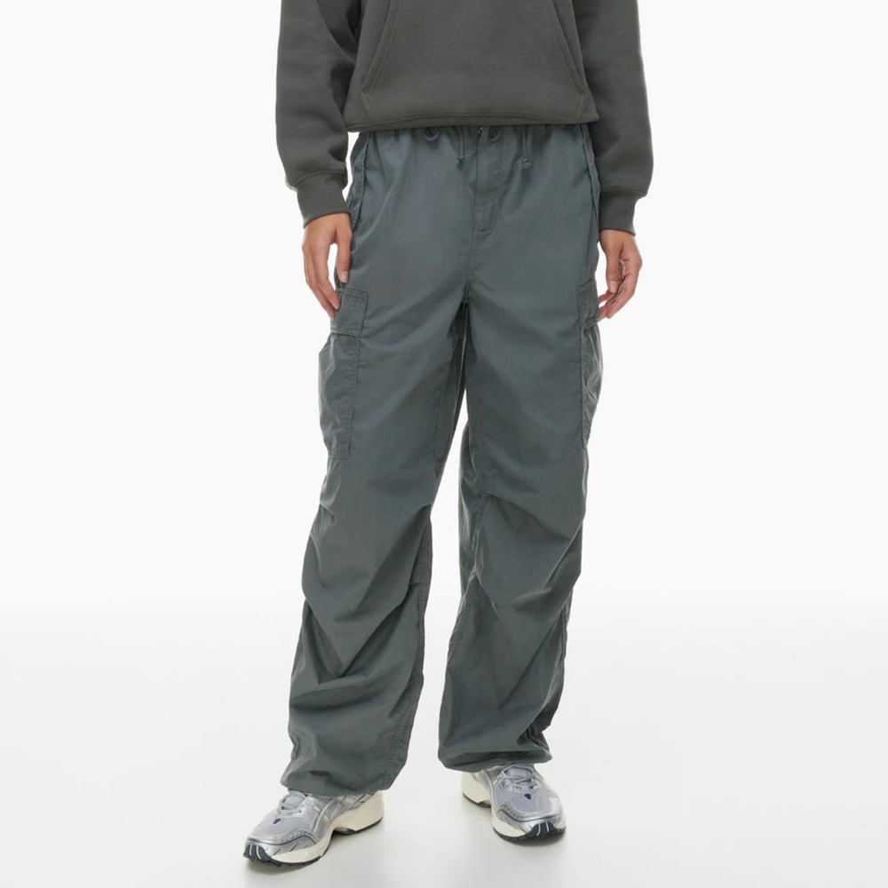 Aritzia TNA Squad Pocket Parachute Pants